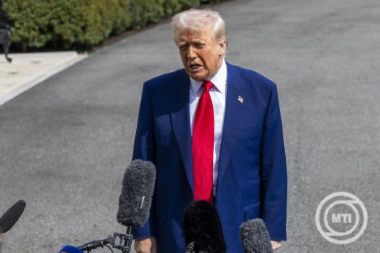 Donald Trump \