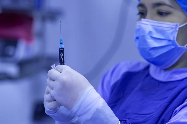 Ausztriában vizsgálják az AstraZeneca vakcinájának biztonságosságát 