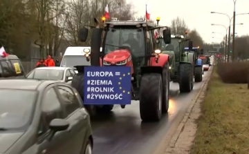 A lengyel gazdák országszerte blokád alá vették a főutakat