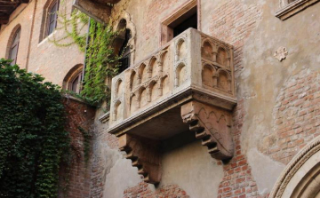 Fizetős lett Júlia erkélye Veronában