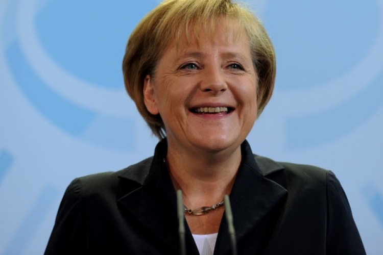 Angela Merkelt újabb két évre megválasztották a CDU elnökének