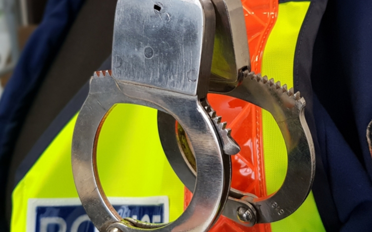 Letartóztatták a 24.hu főszerkesztőjét megtámadó férfit