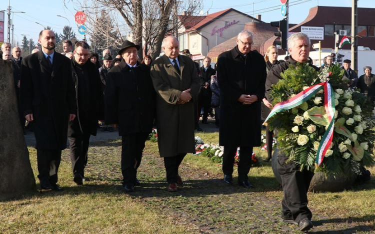 AZ ELHURCOLTAKRA EMLÉKEZTÜNK