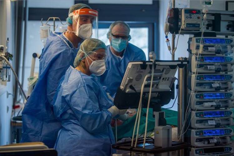 Nagyon romlott a járványhelyzet Csehországban