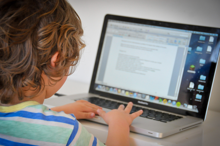 Az internet áfája 18 százalékra csökkenhet