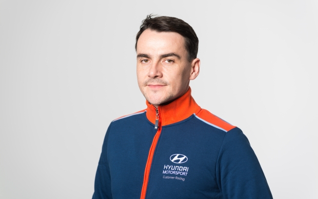 Michelisz Norbert gyorsan kiismerte új autóját