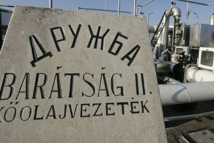 Uniós vezetők: az EU intenzív megbeszéléseket folytat a Barátság kőolajvezeték újraindítása érdekében