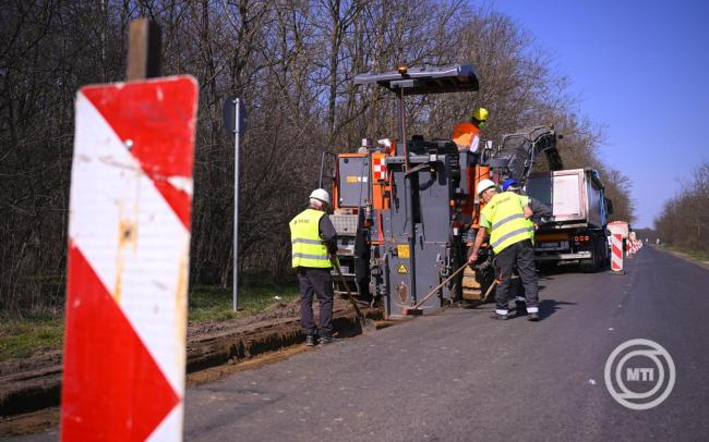 Trenkwalder: meghaladta a 2400 forintot a fizikai dolgozók átlagos órabére idén a második negyedévben