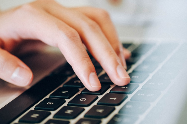 A felnőttek is függővé válhatnak a digitális eszközöktől